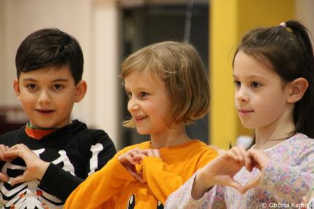 Otroci Osnovne šole Marije Vere Mi smo svet, mi smo otroci (40)